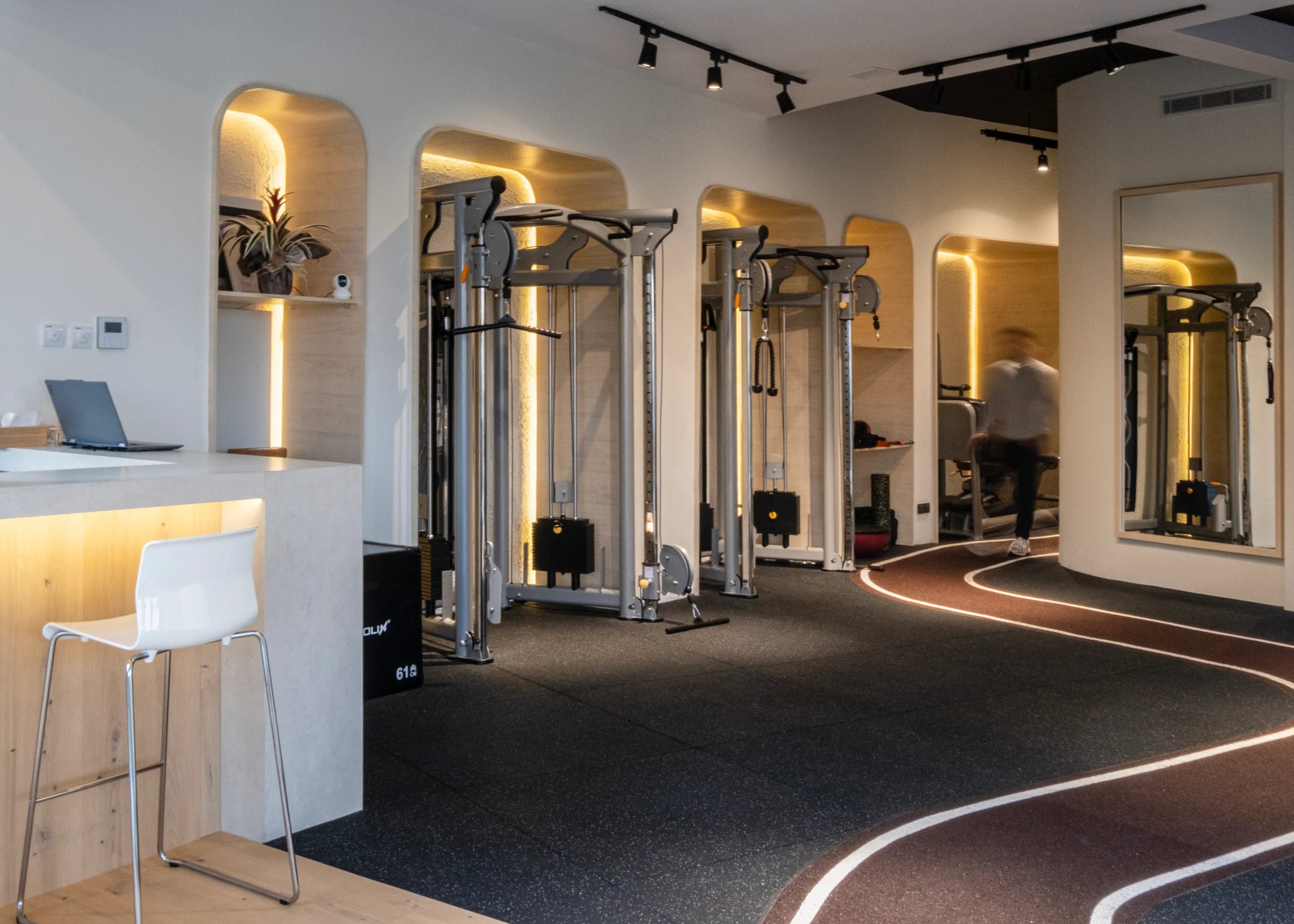 Vitamin bar and illuminated training niches.